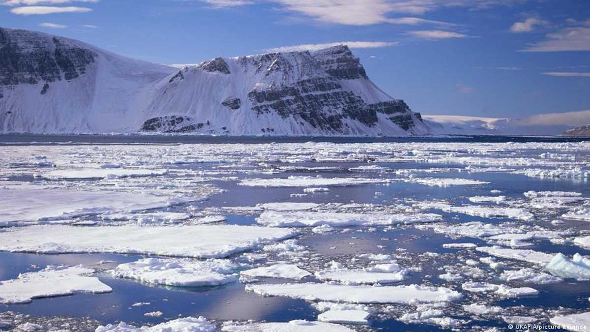 आर्कटिक में वैज्ञानिक आइस मेमरी को संरक्षित करने में जुटे